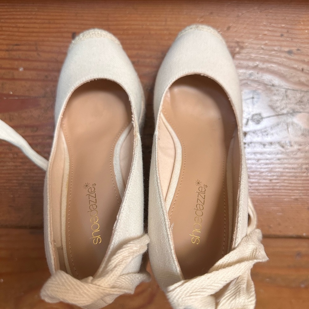 Shoe Dazzle Cream (Super Tall) Espadrille